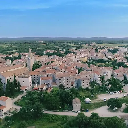 Lovely Holiday In Rovinj With Private Terrace Ferienhaus