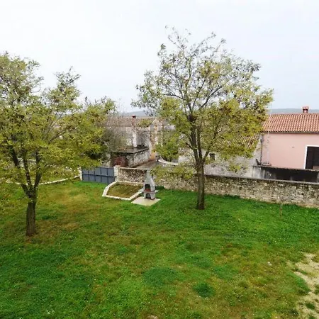 Lovely Holiday In Rovinj With Private Terrace *