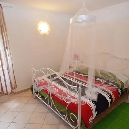 Lovely Holiday In Rovinj With Private Terrace באלה