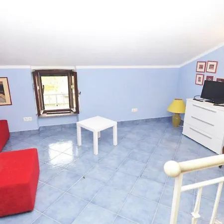 בית נופש Lovely Holiday In Rovinj With Private Terrace *