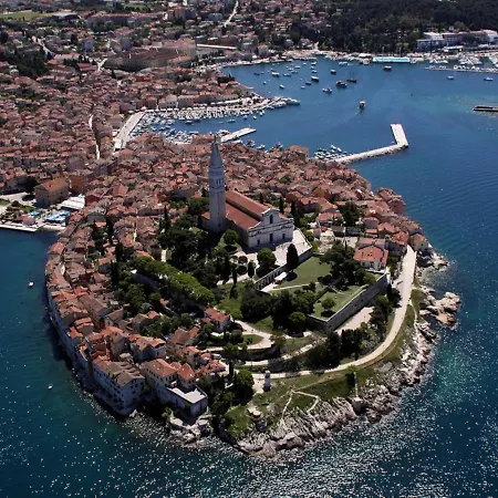 Lovely Holiday In Rovinj With Private Terrace * באלה